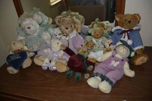 lot 230 image: Mom and Baby Bears, Bearington Bear,