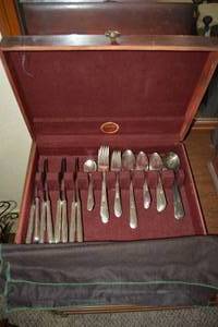 lot 77 image: Naken Silverware Chest and Holmes & Edwards Silverware Set