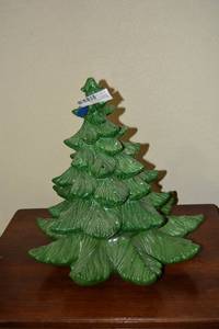 lot 121 image: 2-Part Ceramic Christmas Tree