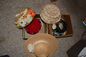 lot 129 image: Vintage Hat Collection, see pictures