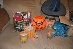 lot 190 image: Halloween Lot Costume, Candles, M7M Treat Bag Kit