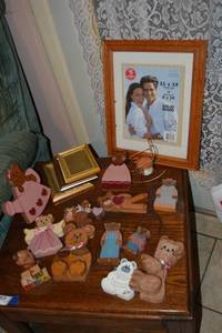 lot 206 image: Handmade Wooden Bears, and Picture Frames