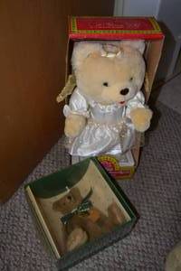 lot 142 image: Animated Musical Bear and Seventh Avenue 1995 Bear still in Packaging