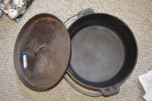 lot 149 image: 14 Cast Iron Dutch Oven with Lid