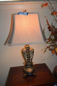 lot 160 image: Table Lamp