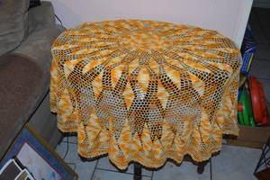 lot 191 image: Vintage Side Table with Cross Bars at Base and Crocheted Table Cover 28W x 18D x 29H