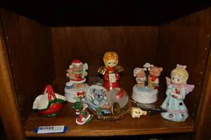 lot 314 image: Ceramic Christmas Figurines and Music Boxes