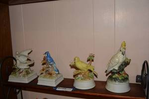 lot 317 image: Ceramic Bird Music Boxes - Gorham Brand as shown