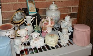 lot 328 image: Ceramic Figurines, Trinket Box, Urn, Mirror and More