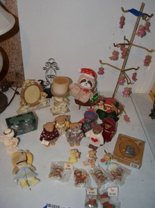 lot 361 image: Tiny Bear Tree, Resin Bears, Ornaments, and Teddy Bear Salt and Pepper Shakers