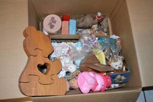 lot 240 image: Bears, Bears, and More Bears Wooden Puzzle Bear, Figurines and More