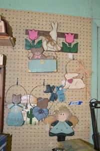 lot 473 image: Handmade Wooden Wall Decorations