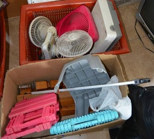 lot 372 image: Small Personal Fans, Step Stools and Grabber Stick