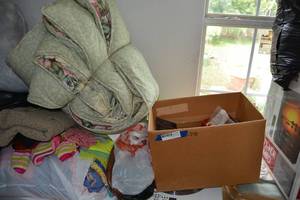 lot 386 image: Comforter, Misc. Box of Items, some Kids Clothes and Blankets