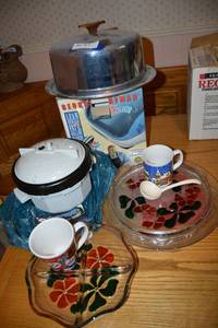 lot 424 image: Blue George Foreman Grill, Microwave Tender Cooker, Christmas Platters, and Covered Metal Cake Plate