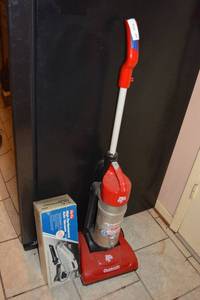 lot 432 image: Dirt Devil Cyclonic Vacuum and Bon Aire Auto Vacuum Cleaner