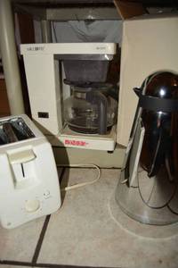 lot 446 image: Mr. Coffee Coffee pot, Toaster, and Beverage Dispenser (Looks New)