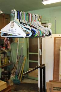 lot 573 image: 2-Arm Chrome Display Clothing Rack
