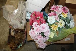 lot 569 image: Artificial Flowers, Christmas and More