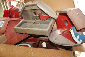 lot 553 image: Wooden Bird Feeders, Bird Houses, and Misc. Box