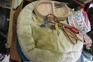 lot 539 image: Dog Lot Food Bowls, Small Leashes, Dog Beds and Toys