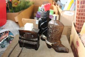 lot 555 image: Vintage Avon Perfume Bottles