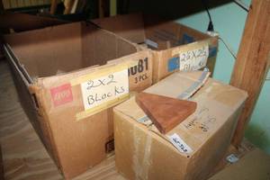lot 568 image: Crafting Wood 2x2 Blocks, 2.5x2.5 Blocks and Shelf Pieces