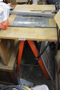 lot 506 image: Saw table