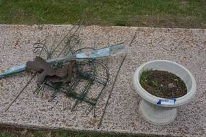 lot 241 image: Outdoor Planter, Wire Garden Trellises
