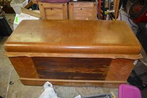 lot 511 image: Vintage Cedar Chest and Contents