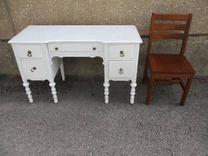 lot 34 image: 5-Drawer-Night Stand  Dresser Desk With Chair, About 48 x 20 x 30-H