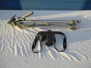 lot 27 image: Fuji Film-Fine Pix S-3200 Digital Camera With Targas TG6660 TriPod.