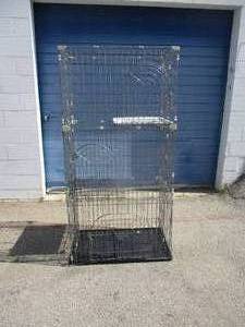 lot 15 image: Large-3 Level Animal Cage With Door per level