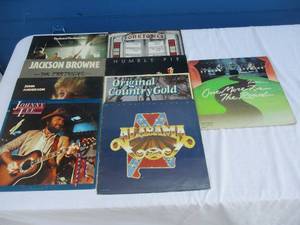 lot 32 image: 9-Various Artist 33 RPM Speed Vinyl Records, Note 9X Money