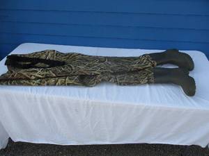 lot 46 image: ACADENY #FSGWFE5013, Mossy Oak Design, Game Hunter- Mens Size 12, Chest High Waders