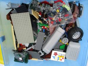 lot 68 image: 16 x 13 x 7-H Tote, Alost Full Of LEGO Mixed Pieces