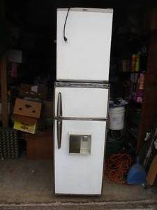 lot 89 image: 2- Combo Refrigerator Freezers, 1-Mini and 1- Small Apartment