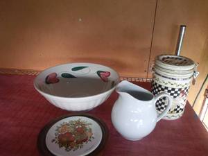 lot 66 image: Misc Home Decor, shown as pictured