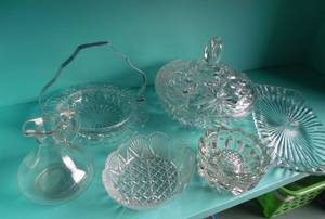 lot 11 image: Misc Clear Glasswares