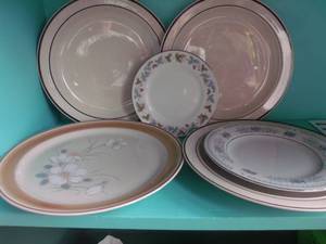 lot 16 image: Mixed plates
