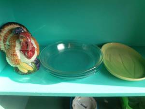 lot 23 image: Thanksgiving Lot Turkey gravy bowl, Pie Pans, and serving plate