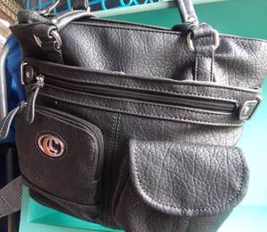 lot 45 image: Liz Clayborn purse in style and color as shown
