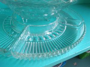 lot 102 image: Snack Set.. Vtg Serving bowl and 3 circular dipping trays