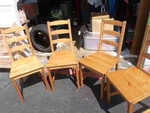 lot 124 image: Dining Room Chairs, 4X the Money