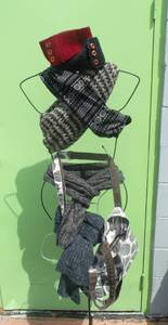 lot 54 image: Thirty-One bag and scarves, styles and patterns pictured as shown