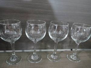 lot 129 image: Four Clear Crystal Stemware (x the money)