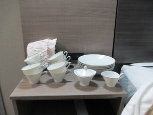 lot 133 image: Hutschenreuther China made in Germany (x the money)