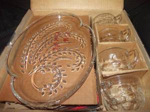 lot 130 image: Vintage Fostoria Snack Set style and pattern as shown (still in original box)