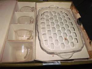 lot 140 image: Vintage Fostoria Snack Set style and pattern as shown (still in original box)