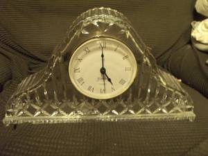 lot 141 image: Gorham Lady Anne Clear Crystal Mantel Clock